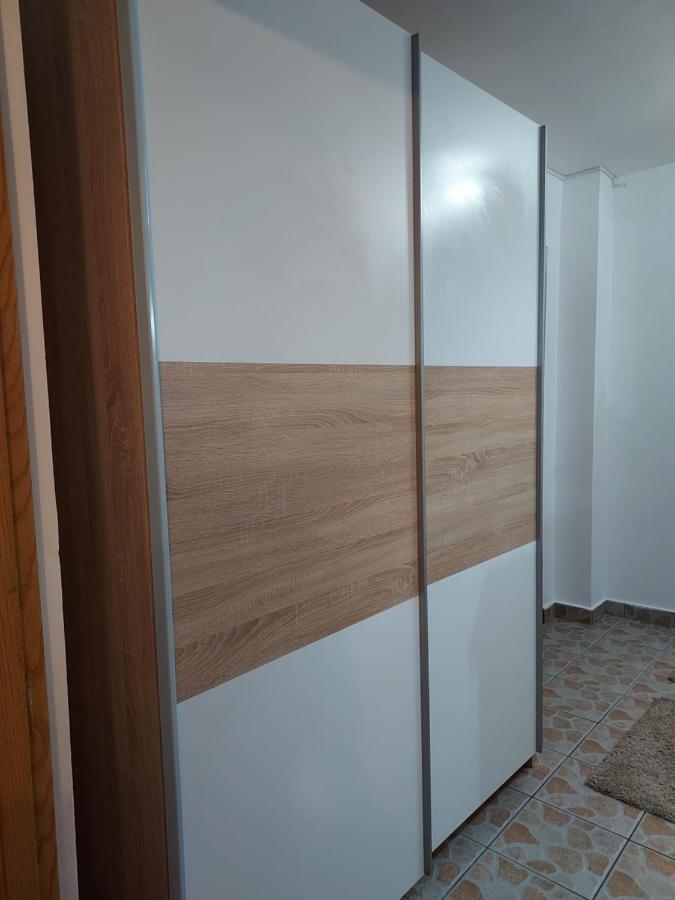 Vintage Central Apartament Targu Jiu Luaran gambar